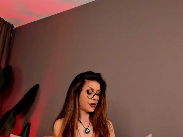 ElisBelle live cam on BongaCams