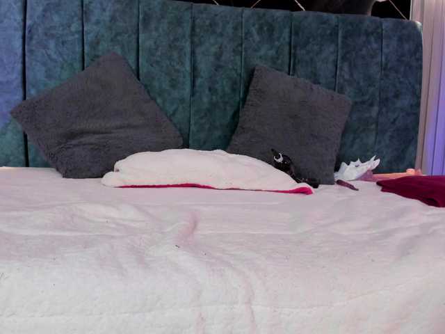 EmmaSteele's BongaCams show and profile