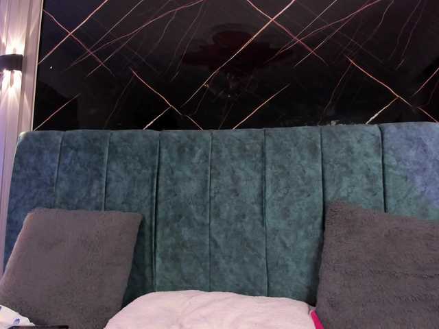 EmmaSteele's BongaCams show and profile