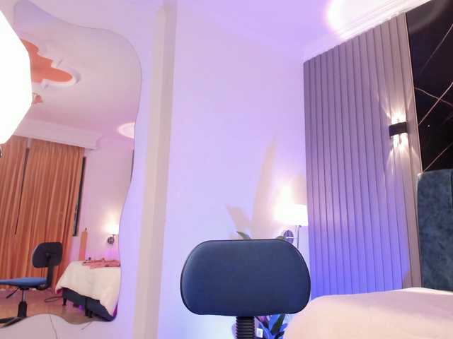 EmmaSteele's BongaCams show and profile