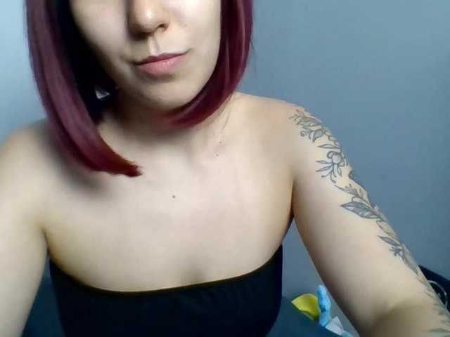 ZaraHot live cam preview