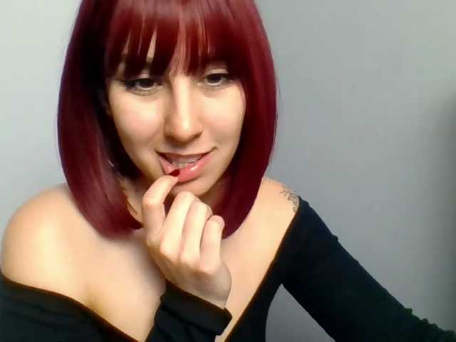 ZaraHot live cam on BongaCams