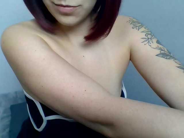 ZaraHot live cam on BongaCams