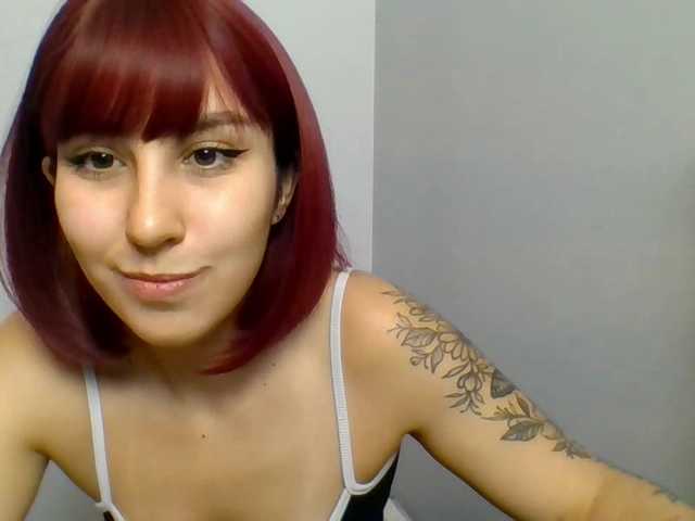 ZaraHot live webcam show