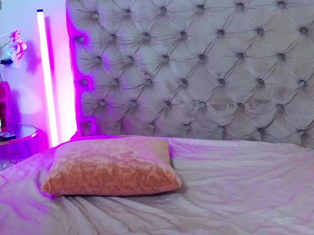 LeslieShhh Live Cam on BongaCams