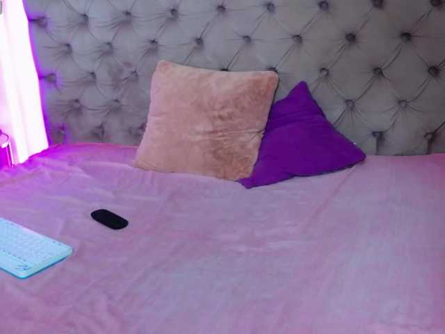 LeslieShhh live cam on BongaCams
