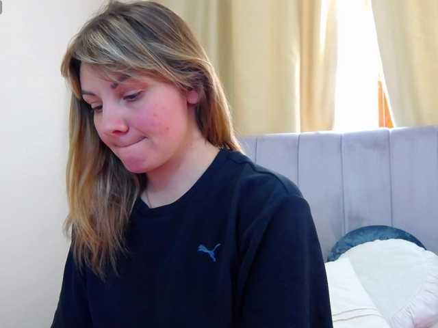 LeslieShhh Live Cam on BongaCams