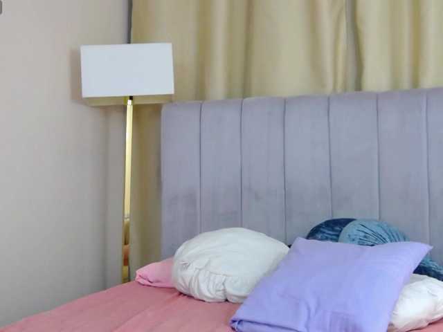 LeslieShhh live cam on BongaCams