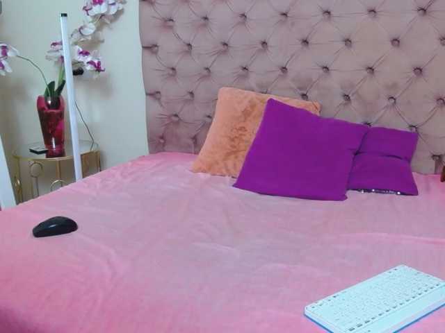 LeslieShhh live cam