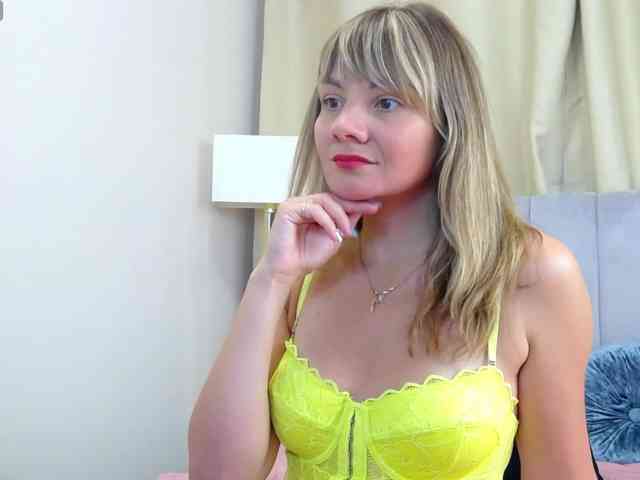 LeslieShhh webcam