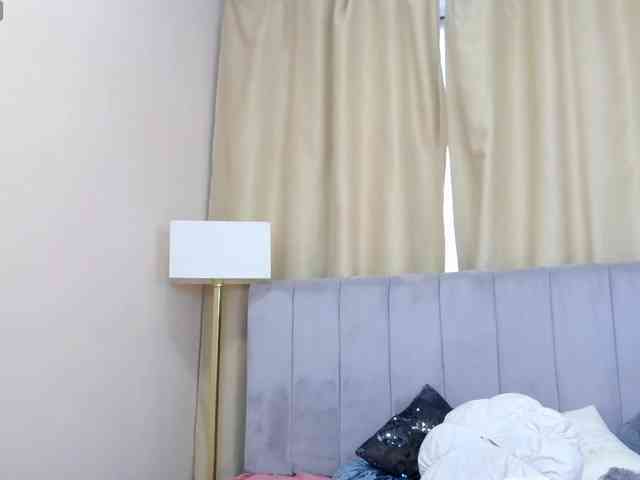 LeslieShhh webcam