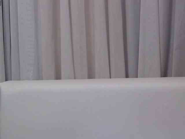 LeslieShhh webcam
