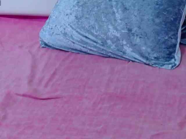 LeslieShhh webcam