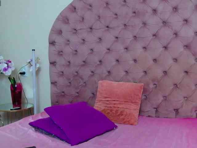 LeslieShhh webcam