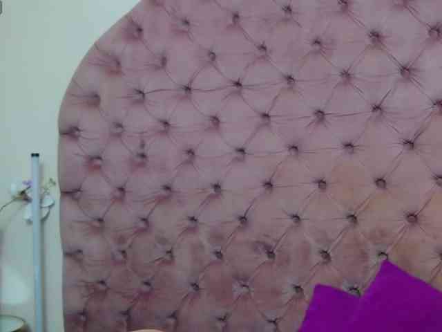 LeslieShhh webcam