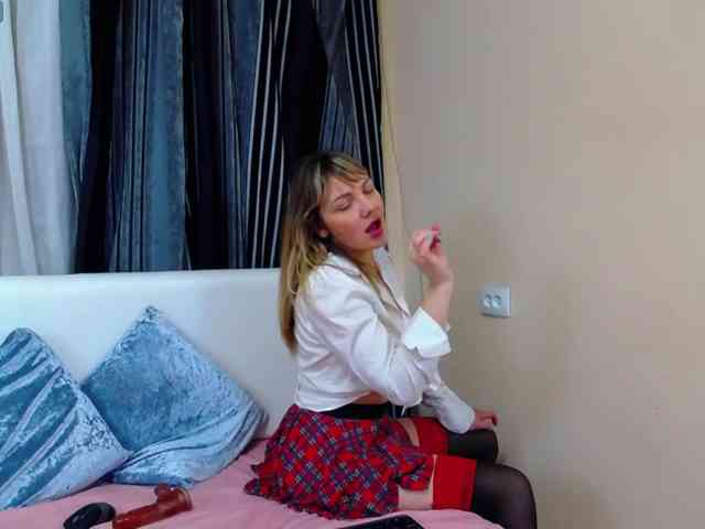 LeslieShhh webcam