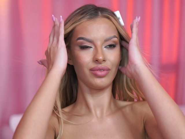 AnnSoleil live cam on BongaCams
