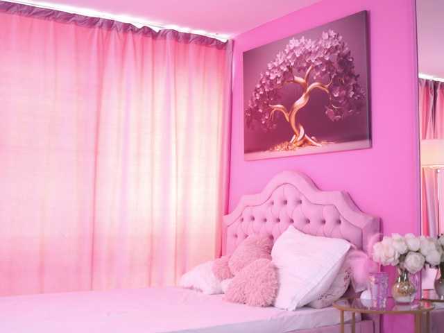 AnnSoleil live cam on BongaCams