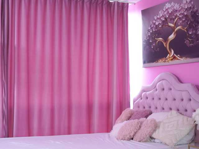 AnnSoleil live cam on BongaCams