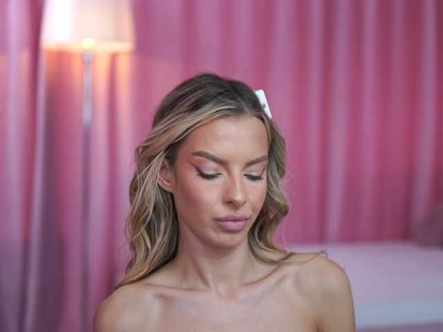 AnnSoleil live cam on BongaCams