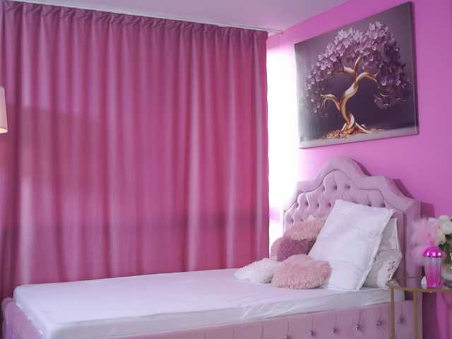 AnnSoleil live cam on BongaCams