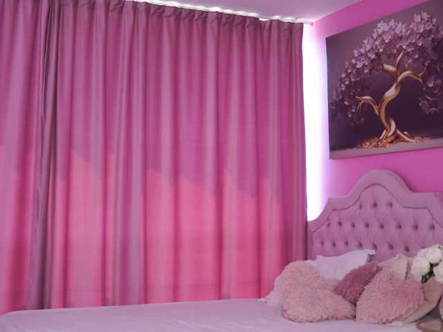 AnnSoleil live cam on BongaCams
