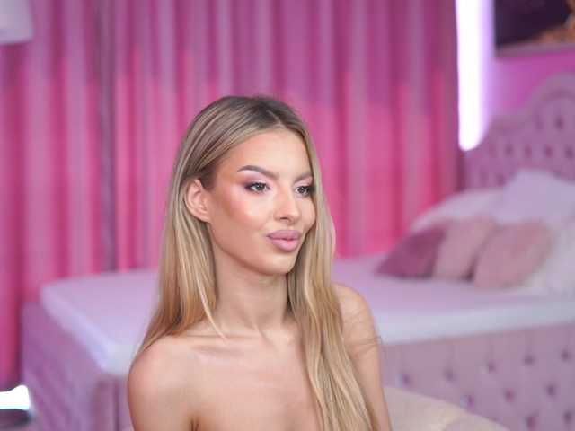 AnnSoleil live cam on BongaCams
