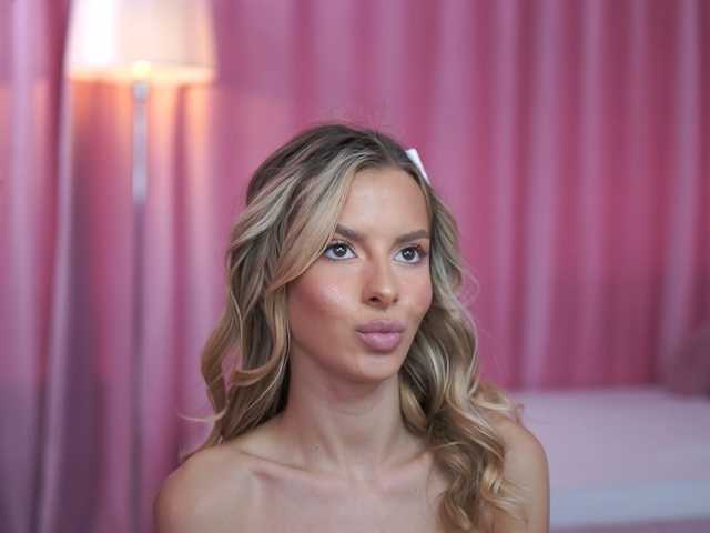 AnnSoleil live cam on BongaCams