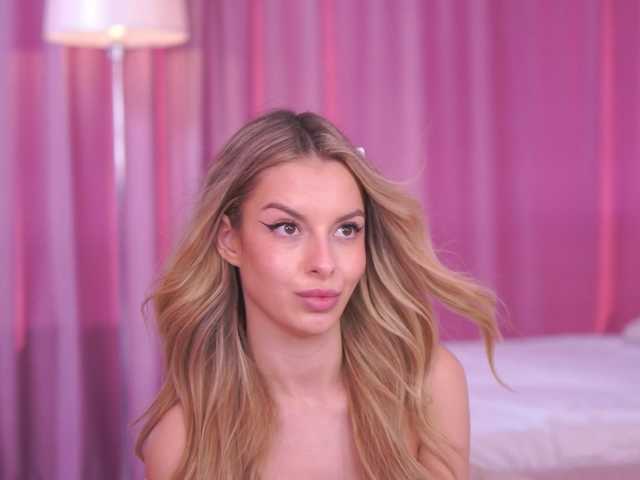 AnnSoleil's BongaCams show and profile