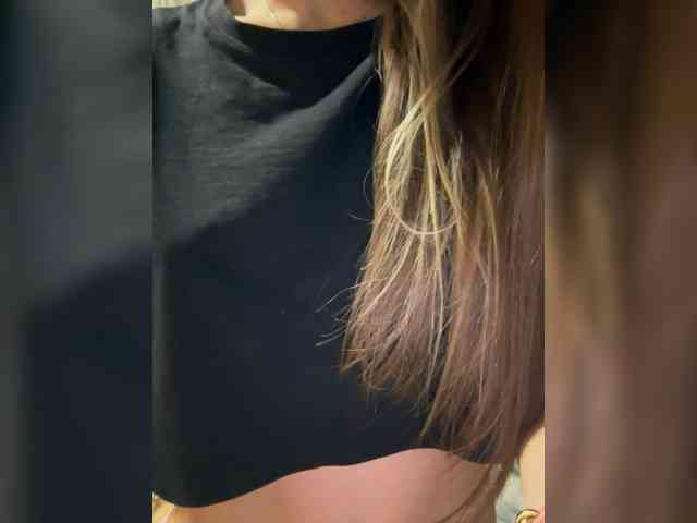 KarinmagerySOLO webcam