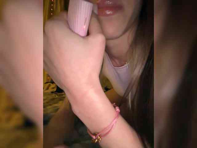 KarinmagerySOLO webcam