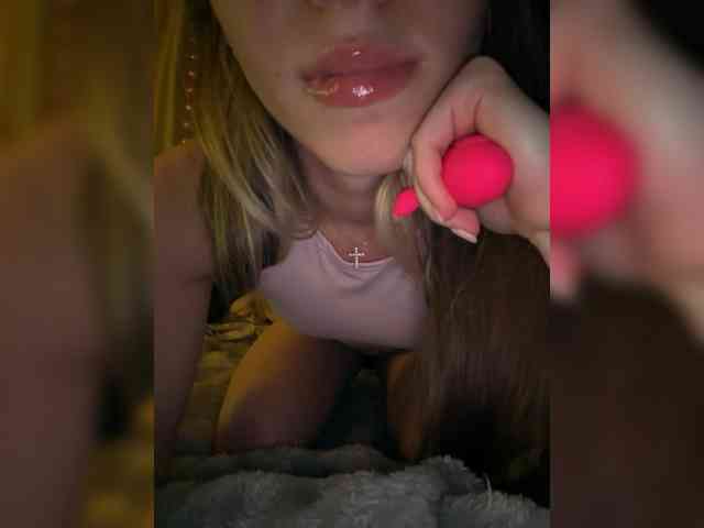 KarinmagerySOLO webcam