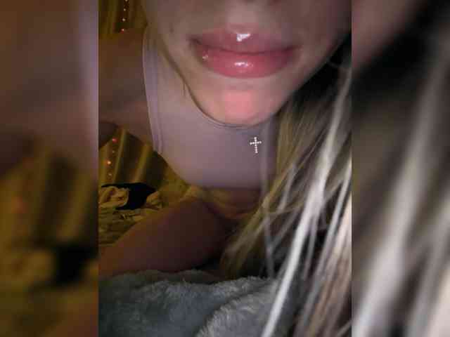 KarinmagerySOLO webcam