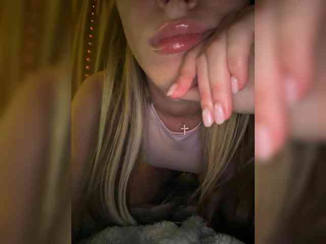 KarinmagerySOLO webcam