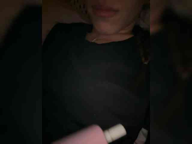 KarinmagerySOLO webcam