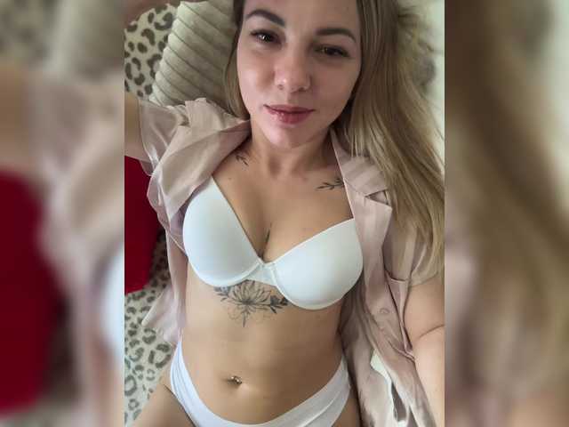 BlushingKitten's BongaCams show and profile