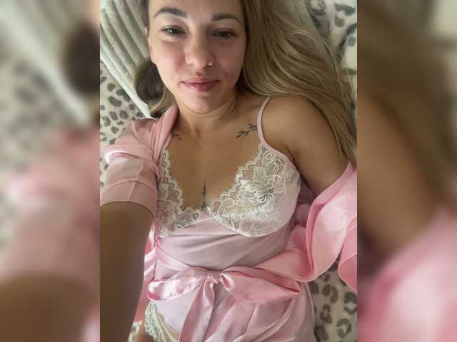 BlushingKitten live cam on BongaCams
