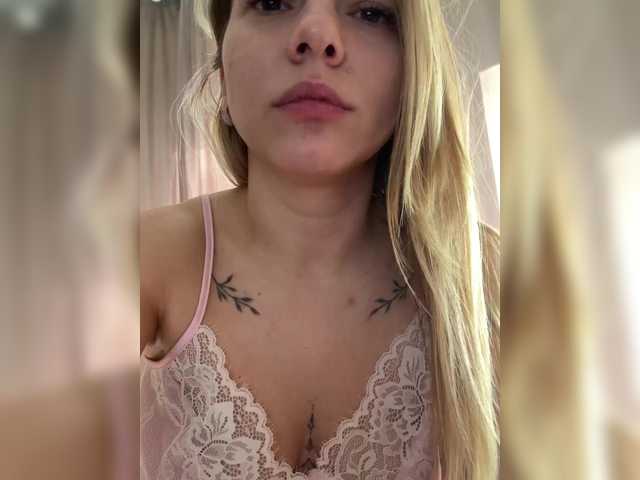 BlushingKitten's BongaCams show and profile