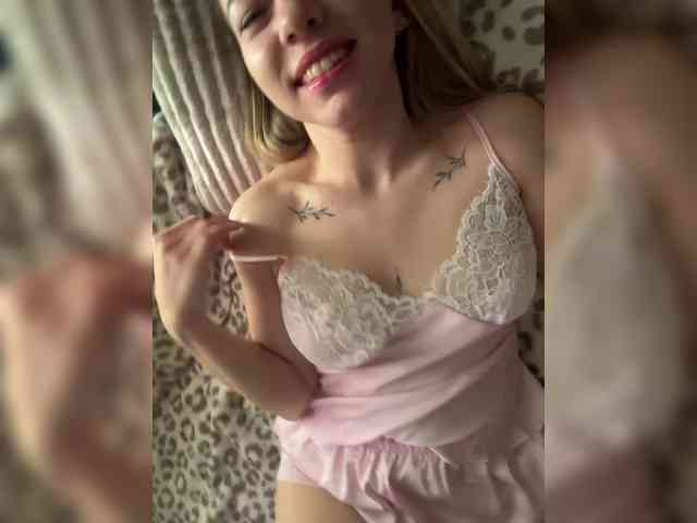 BlushingKitten webcam