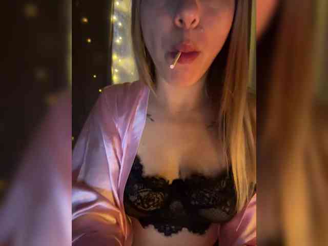 BlushingKitten webcam