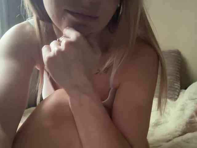 BlushingKitten webcam