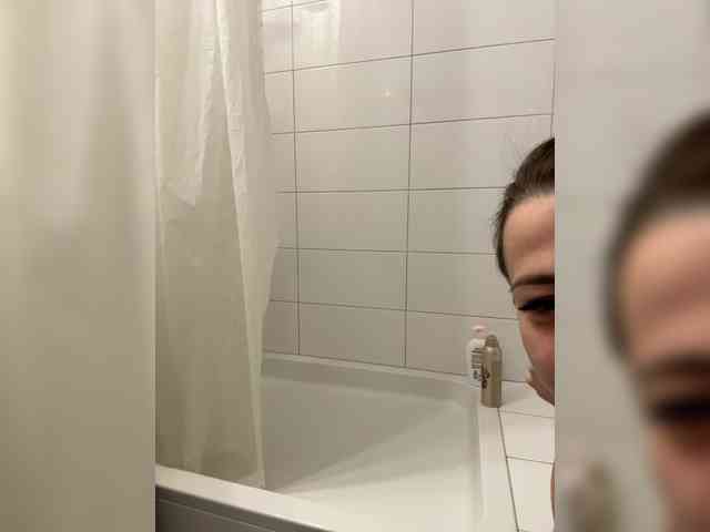 BlushingKitten Live Webcam on BongaCams