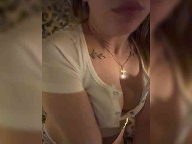 BlushingKitten webcam