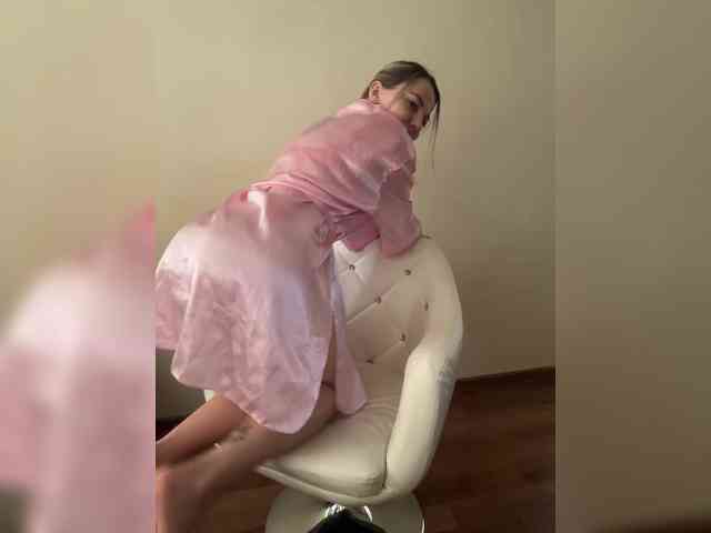 BlushingKitten webcam