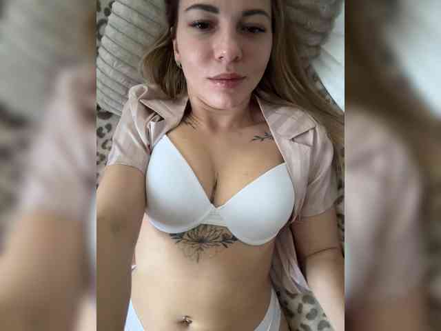 BlushingKitten webcam