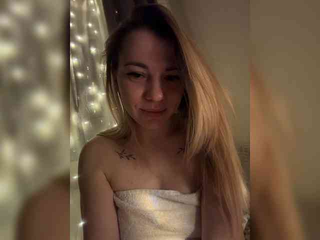 BlushingKitten webcam