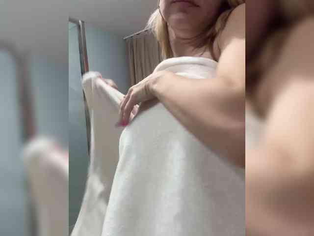 BlushingKitten webcam