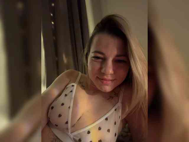 BlushingKitten webcam