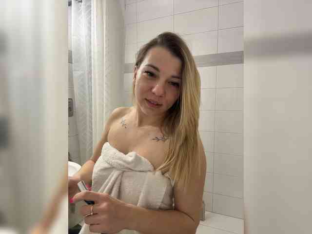 BlushingKitten webcam