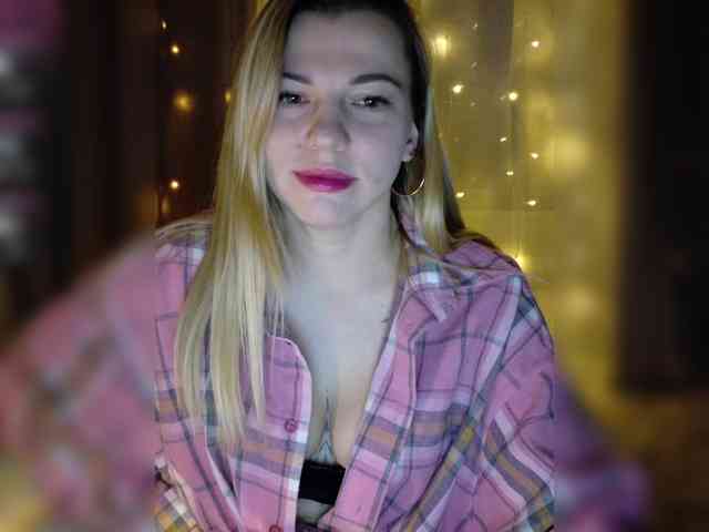 BlushingKitten webcam